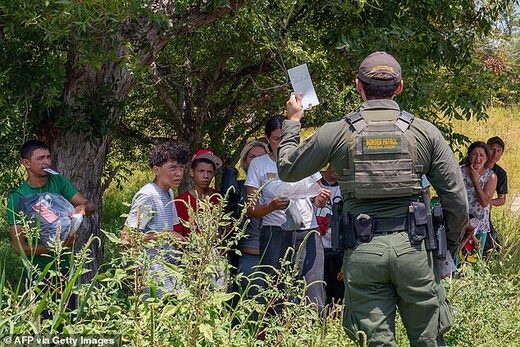 Click to enlarge illegal migrants texas border isis trafficker