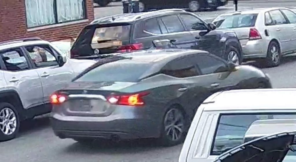 Click to enlarge chicago armed robber getaway car