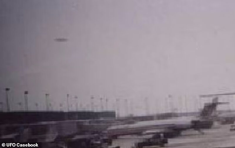 ufo chicago airport ohare 2006