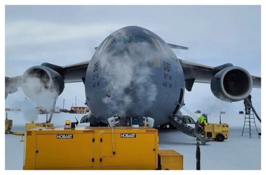Boeing C-17 Antarctica