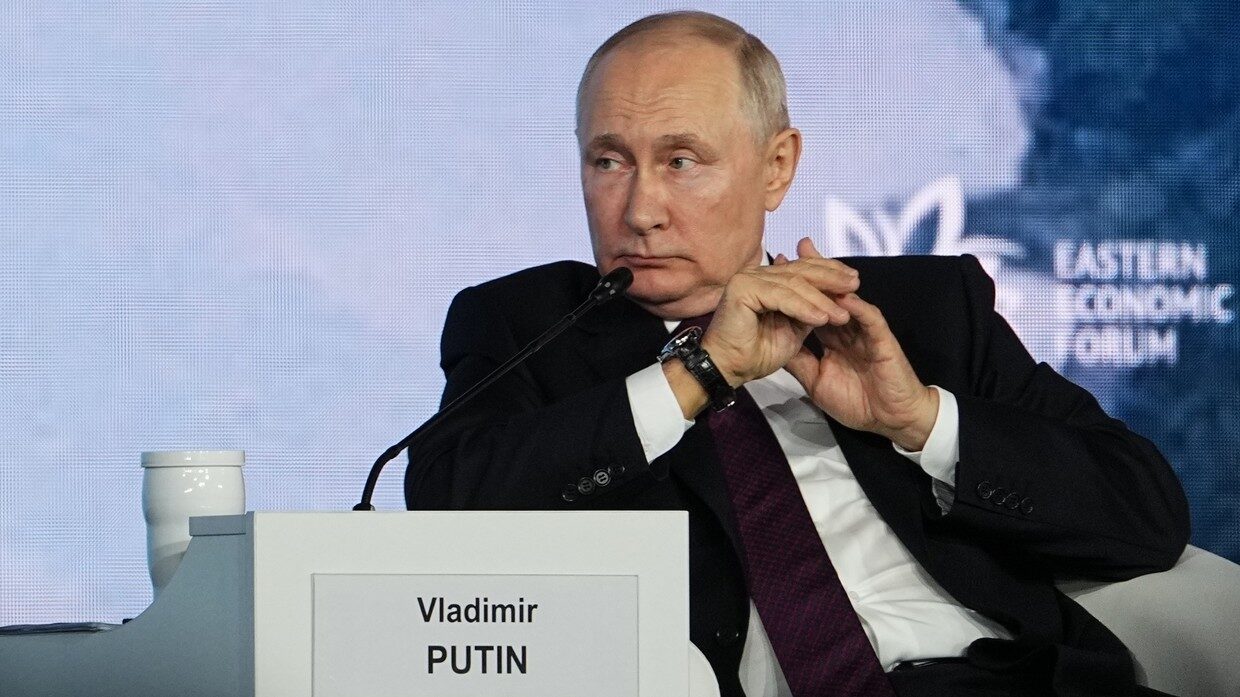 Click to enlarge Vladimir Putin, Eastern Economic Forum