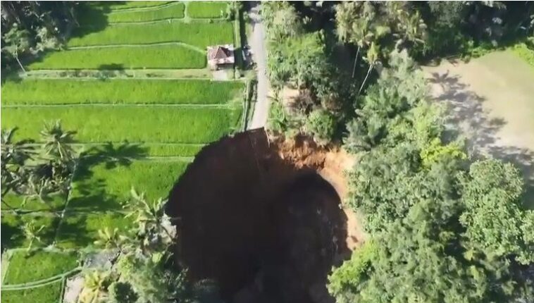 Giant sinkhole appeared on Sep. 11, 2023, in Gianyar, halting access to the famous Tampaksiring tourist destination.