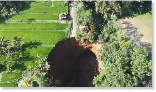 Click to enlarge Giant sinkhole appeared on Sep. 11, 2023, in Gianyar, halting access to the famous Tampaksiring tourist destination.