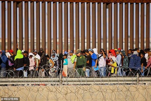 Click to enlarge illegal migrant texas border el paso
