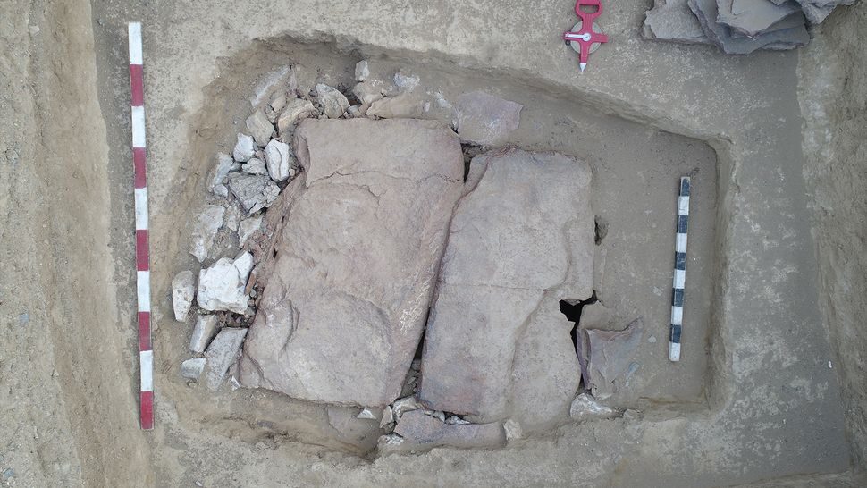 Click to enlarge A close-up of the burial site at the center of the pyramid.