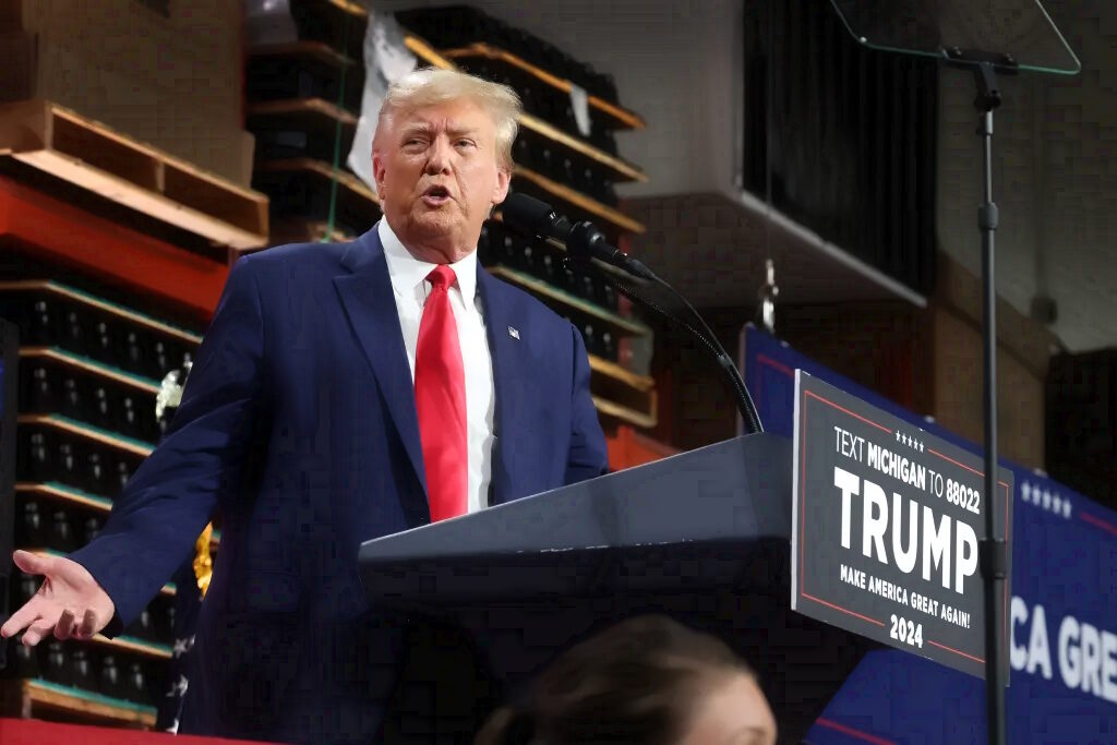 Click to enlarge trump uaw auto workers strike