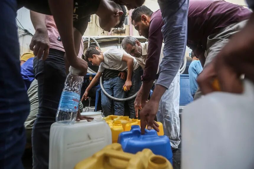 palestinians water gaza