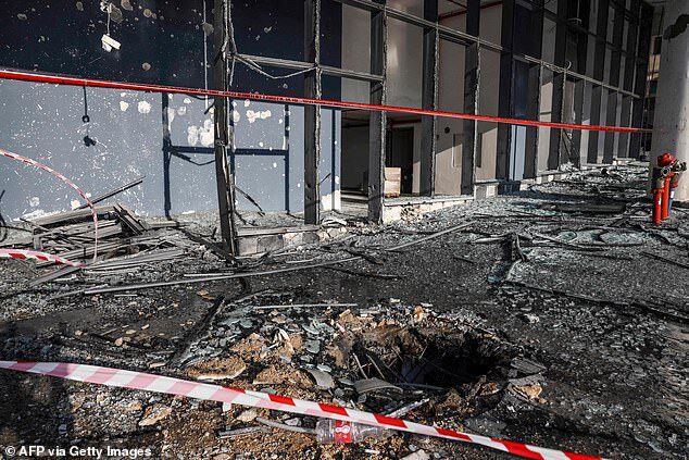 Click to enlarge israel supermarket hamas rocket