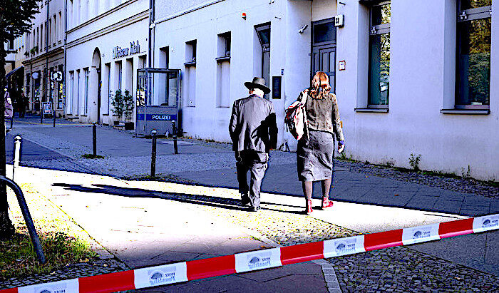 Click to enlarge 2 walkers