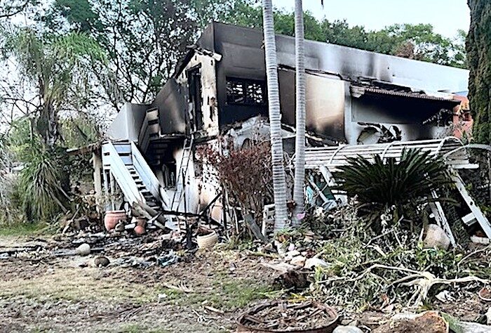 Click to enlarge housewreck