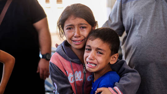 gaza children crying