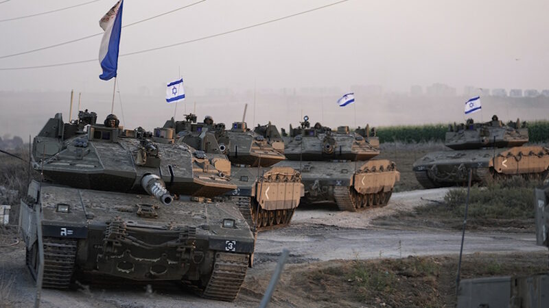 Click to enlarge Israeli tanks gaza invasion border