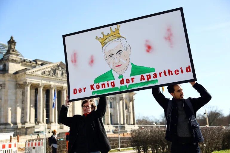 Click to enlarge protesters apartheid israel