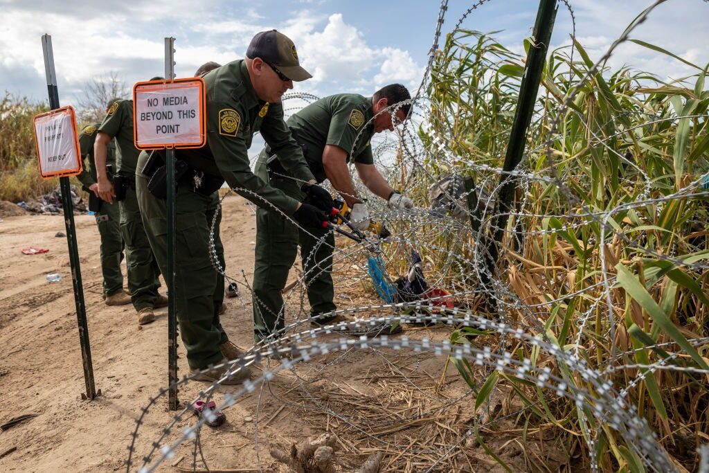 border patrol razor wire