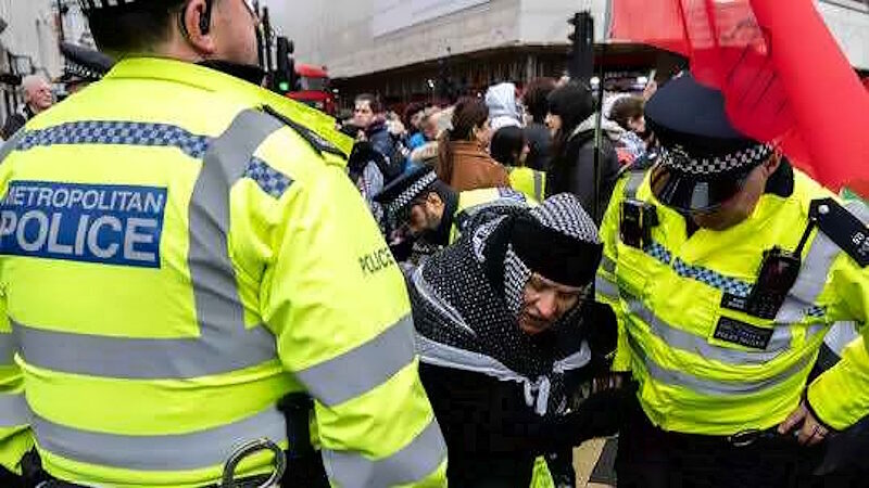 Click to enlarge pro palestinian protest police london