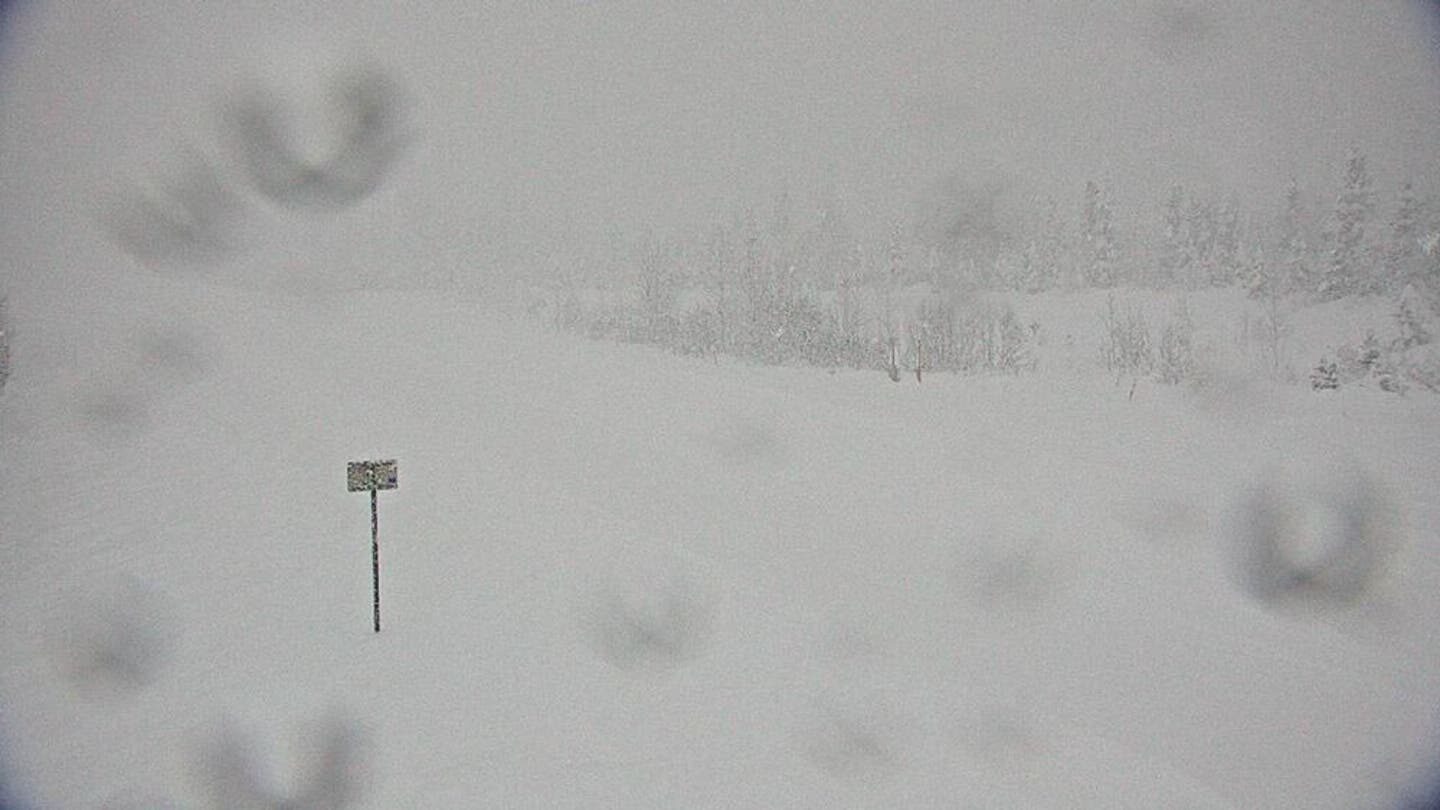 Click to enlarge East of Anchorage, Richardson Highway over Thompson Pass (MP 19-63) was closed due to heavy snowfall and wind from the storm.
