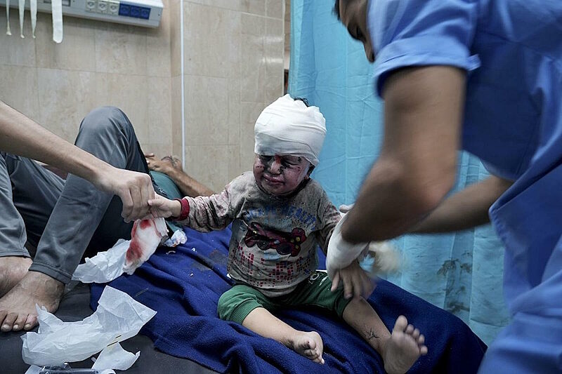 Click to enlarge injured child gaza