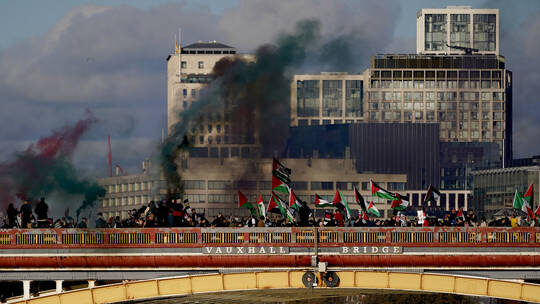 Click to enlarge pro-Palestinian protest, London