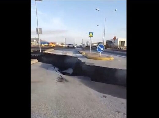 crack road earthquake iceland volcano