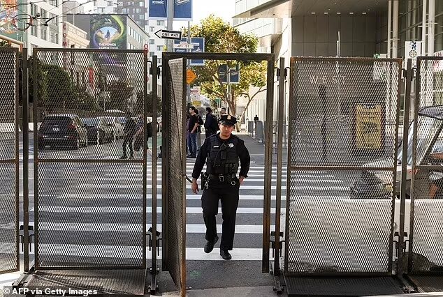 Click to enlarge SF security walls xi visit