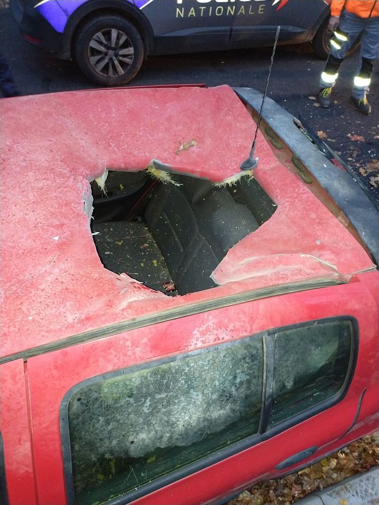 meteorite car impact strasbourg