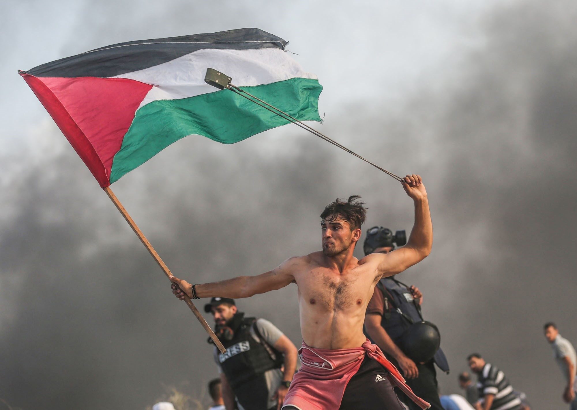 Click to enlarge Aed Abu Amro palestinian with flag
