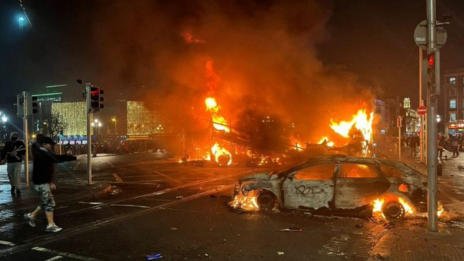 Click to enlarge riot dublin stabbing racism immigrants