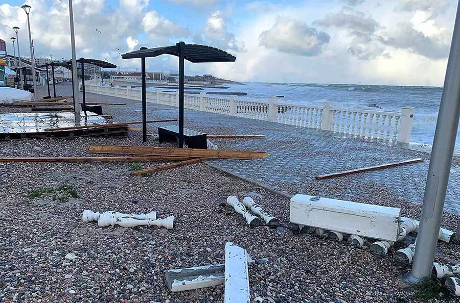 Victory Park in Sevastopol after the storm.