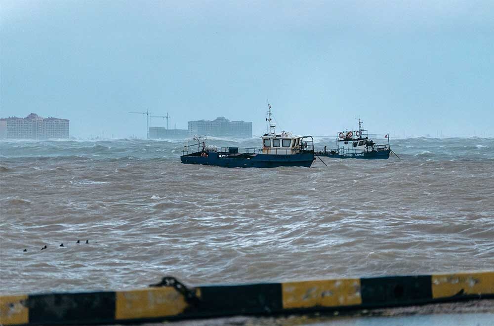 Sea in Yevpatoria during a storm.