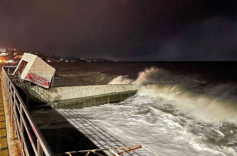 Alushta embankment during a storm.