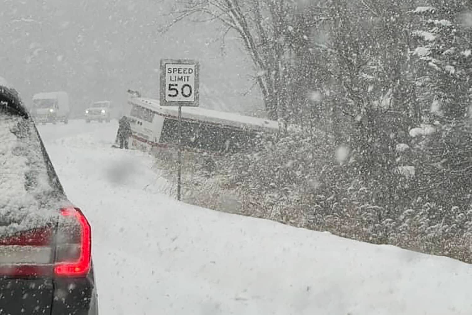Heavy snow along Route 4 in Killington, Vt., on Tuesday.