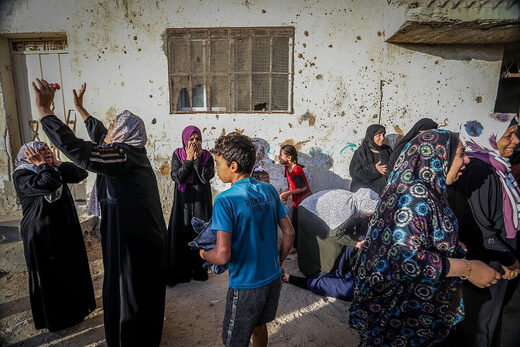 Click to enlarge gaza mother child