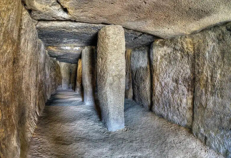 Interior of the dolmen.