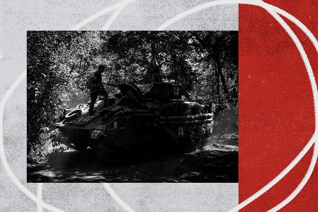 Click to enlarge ukraine soldiers bradley tank