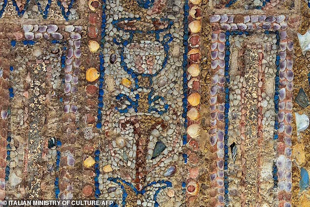 Click to enlarge detail mosaic roman home colosseum