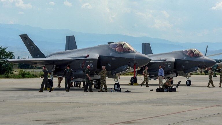Click to enlarge F-35 Lightning II aircraft