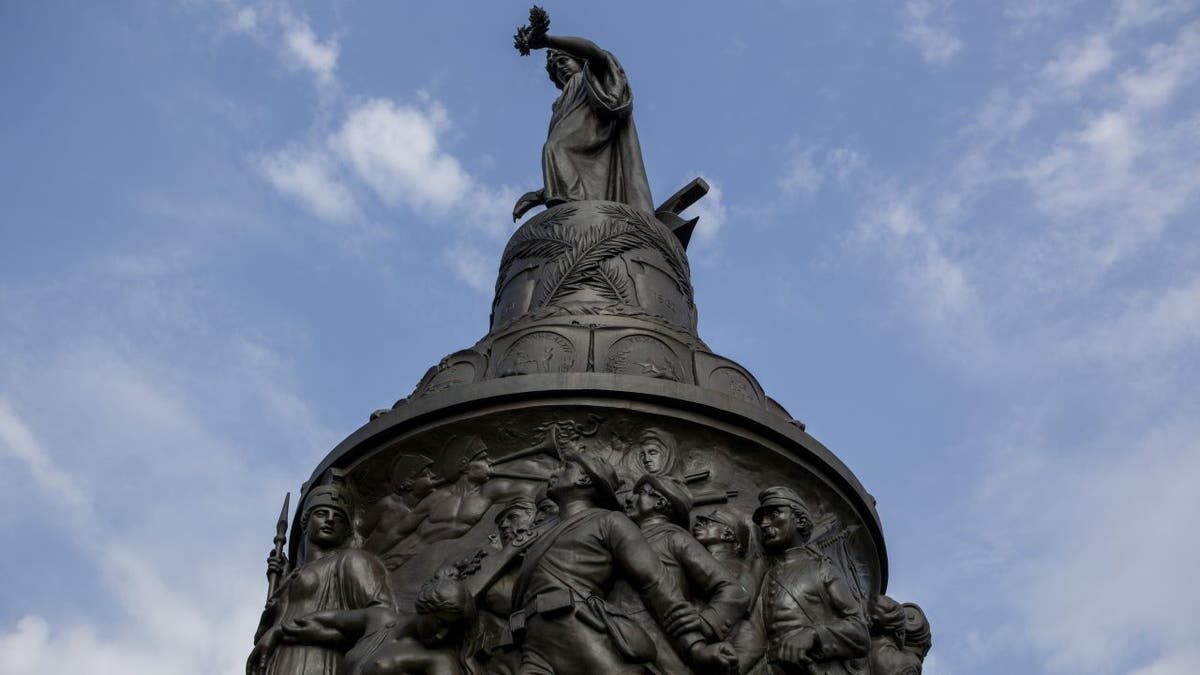 Click to enlarge Confederate Memorial at Arlington National Cemetery