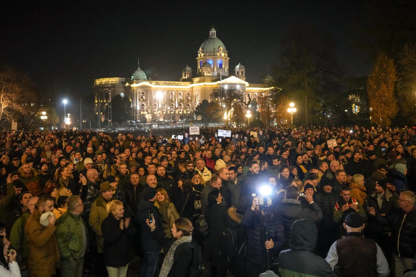 Click to enlarge serbia protest