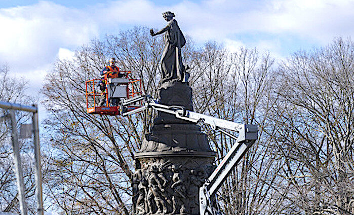 Click to enlarge statue