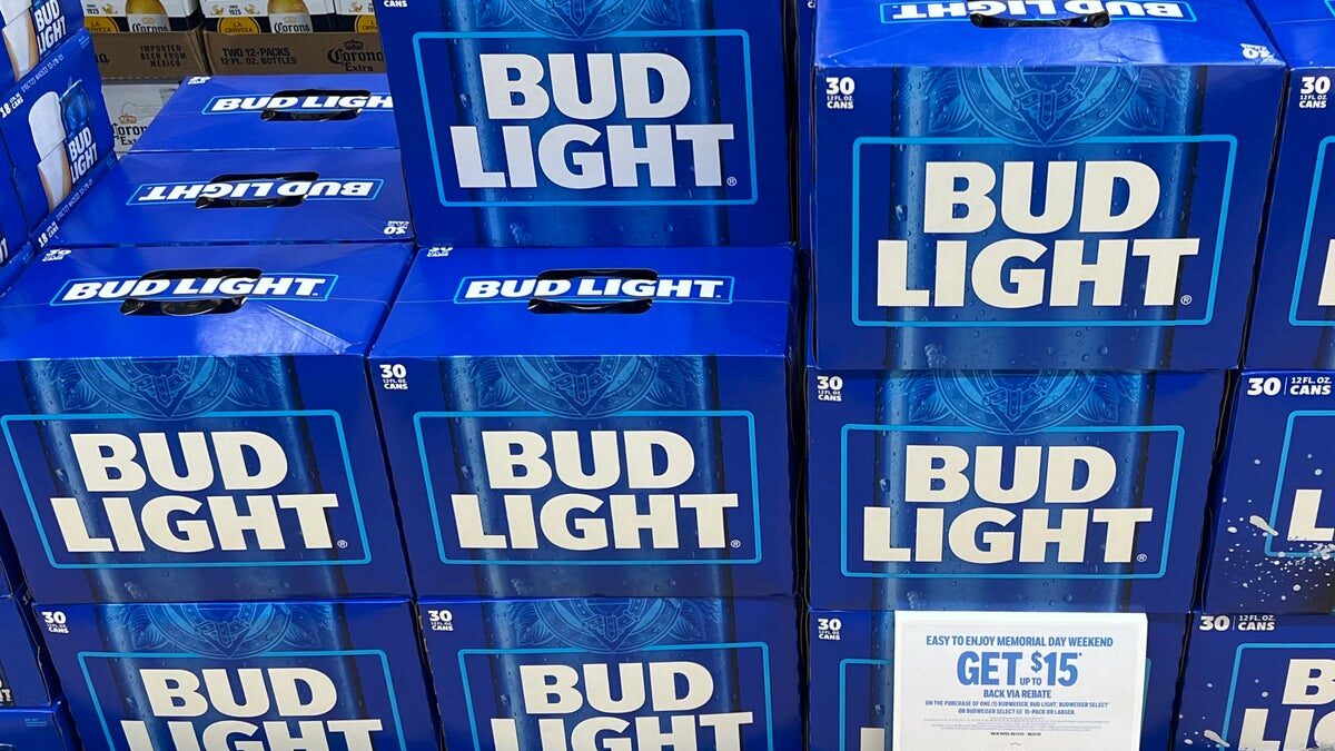 Click to enlarge bud light sale transgender controversy