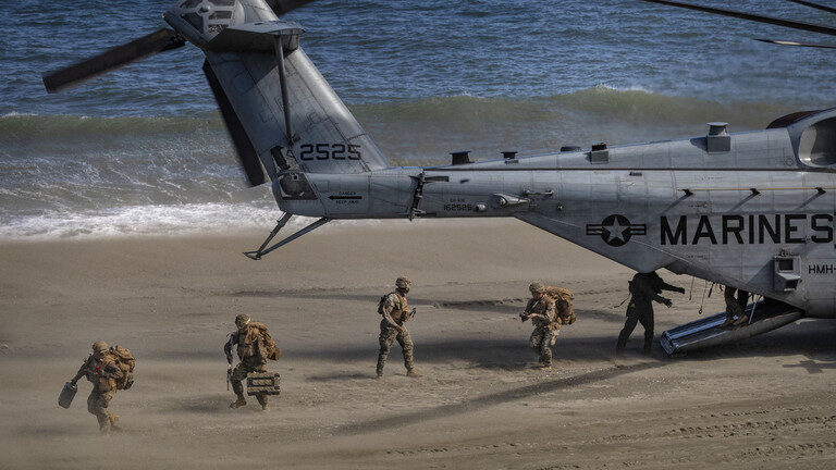 Click to enlarge us marines philippines