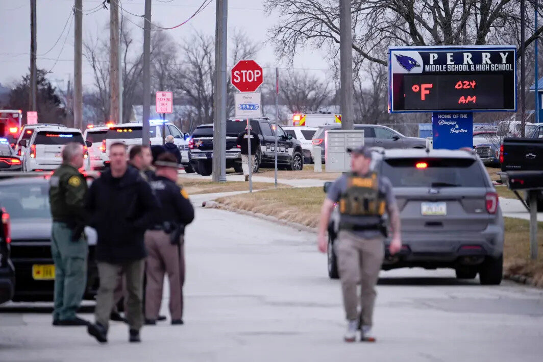 Perry Middle and High School, Perry High School, Iowa school shooting