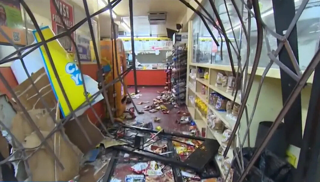 Click to enlarge looters, Compton, Ruben’s Bakery & Mexican Food
