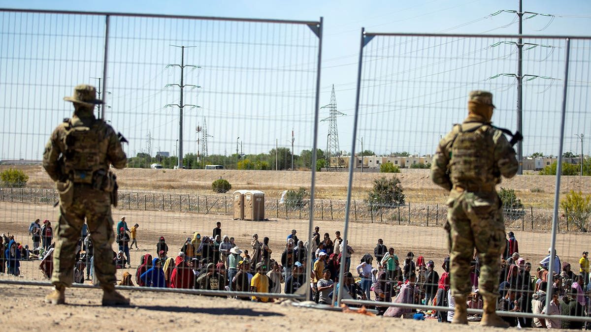 Click to enlarge migrants border el paso record numbers