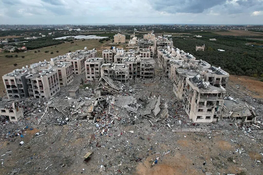 Israel bombardment gaza dsetroy flatten