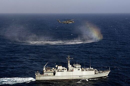 Click to enlarge minesweeper Royal Navy HMS Pembroke (M107)
