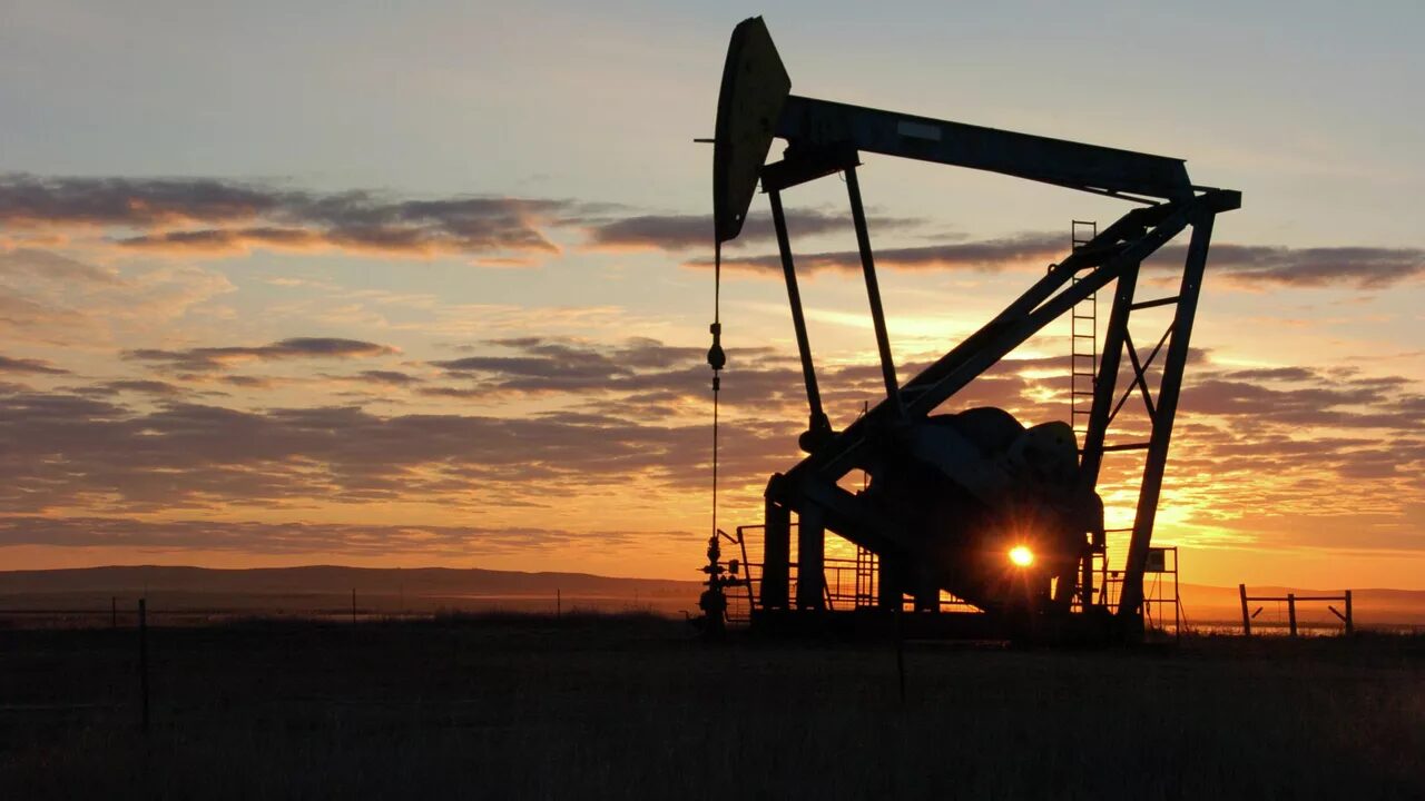 Click to enlarge Oil drill