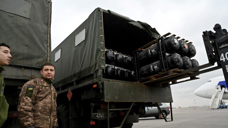 Click to enlarge Ukrainian servicemen