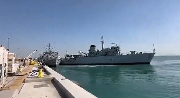 royal navy crash bahrain