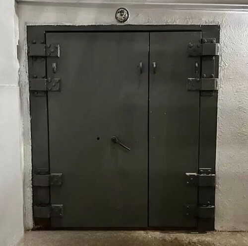 Click to enlarge underground bunker 3